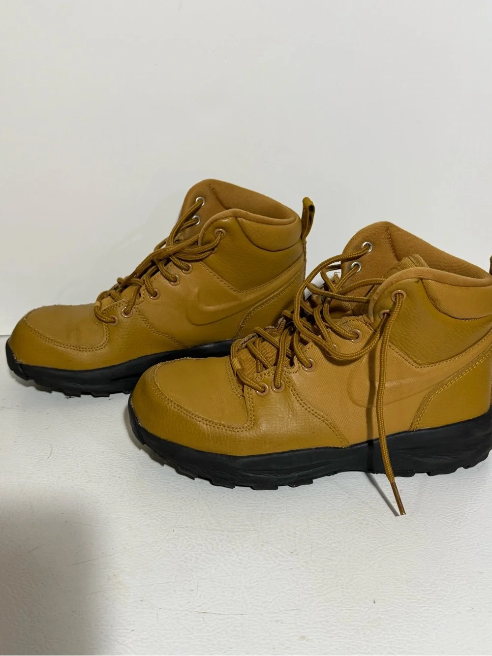 Nike Manoa Kids Wheat Brown leather High-Top Boots
